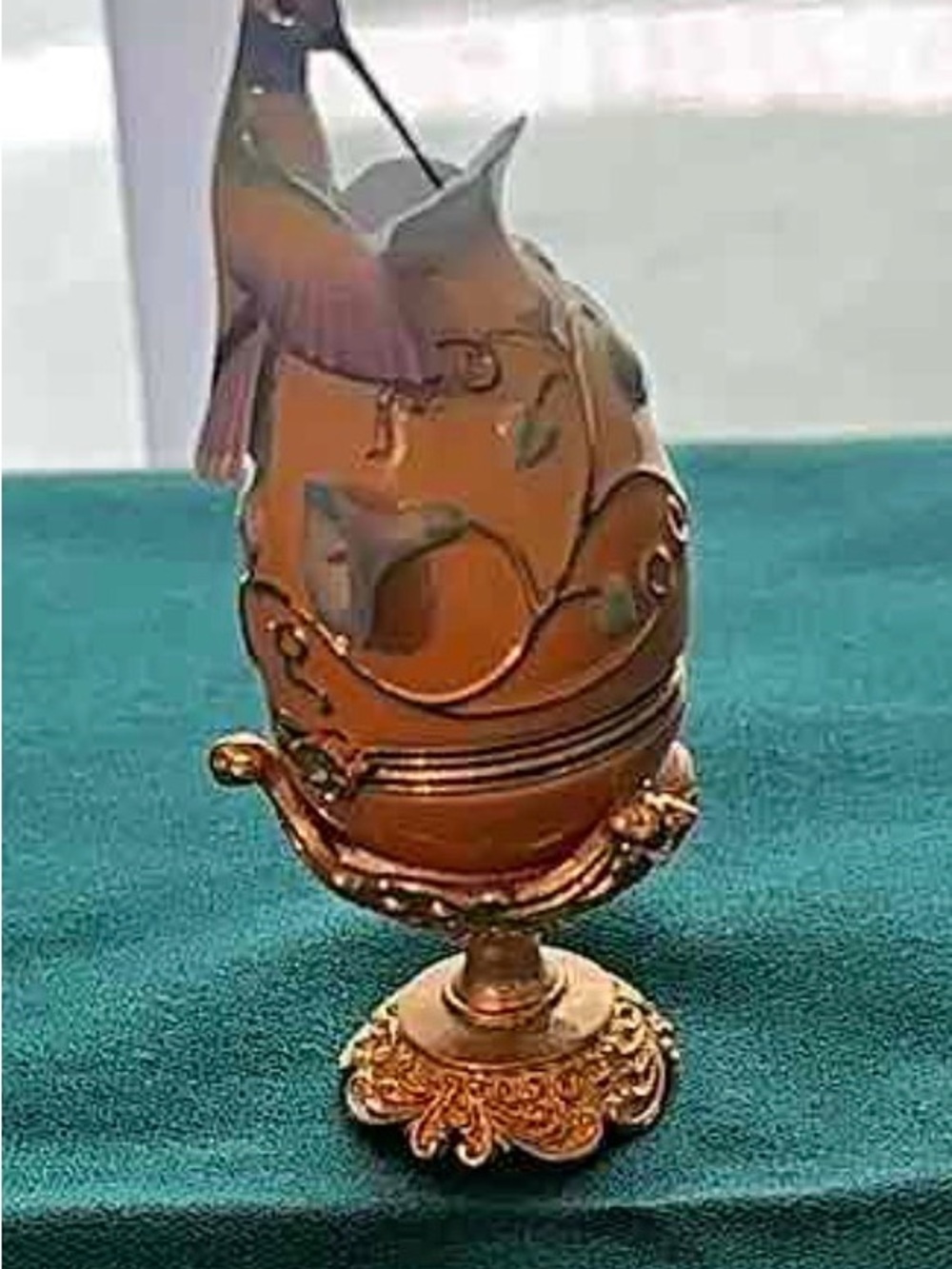 House of Fabergé handmade decorative hummingbird egg trinket box with gold base